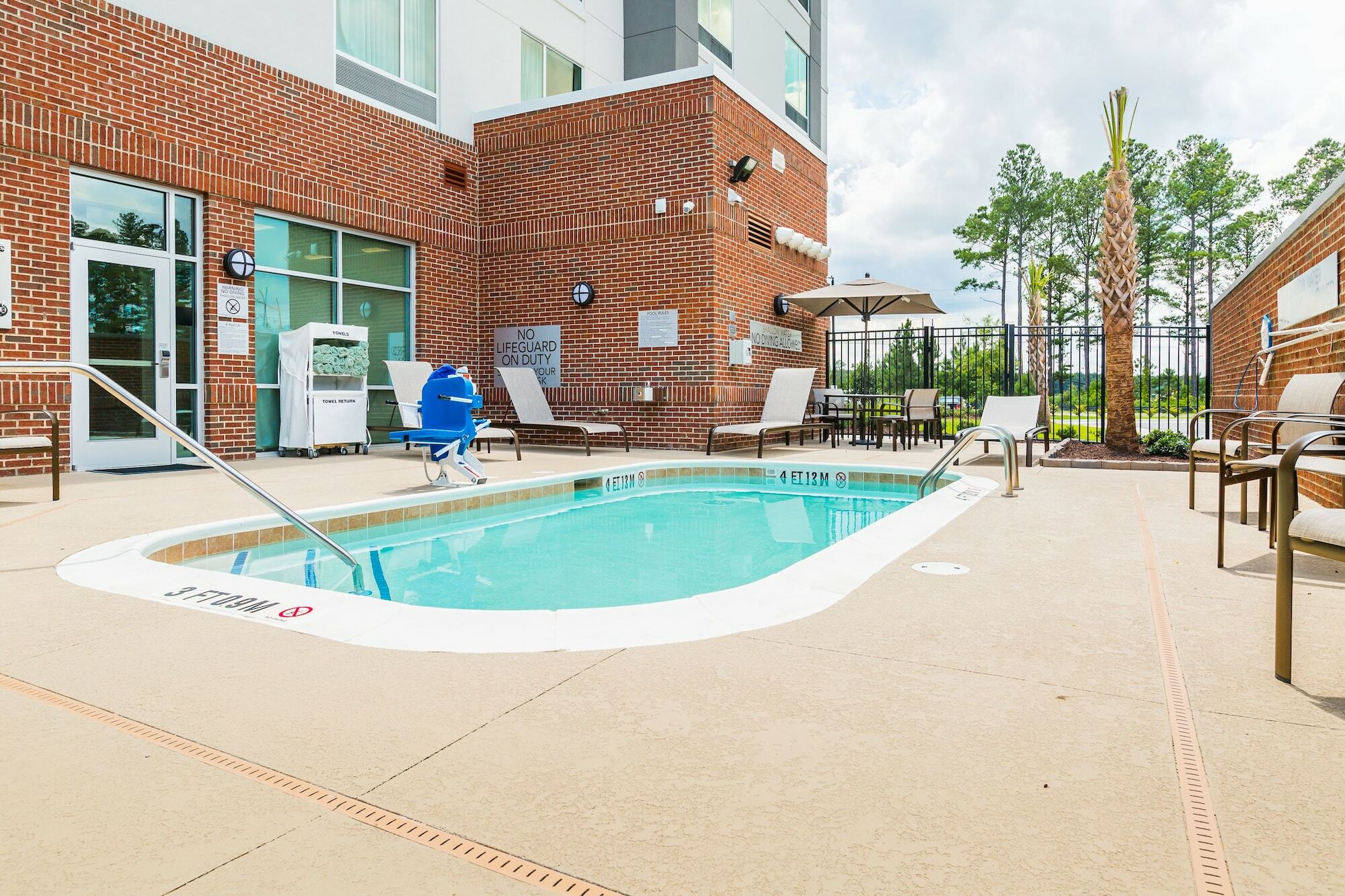 Hotel Courtyard By Marriott Columbia Cayce Exterior foto